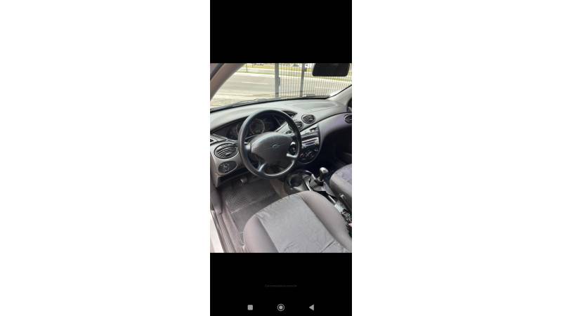 FORD - FOCUS - 2007/2008 - Prata - R$ 28.000,00
