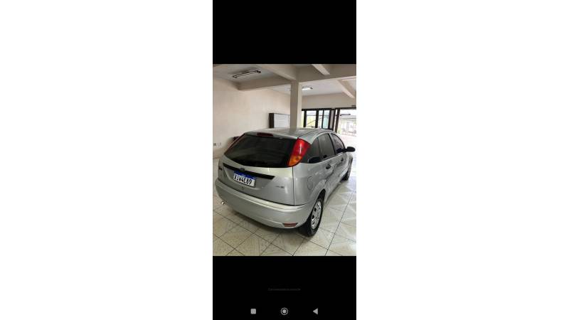FORD - FOCUS - 2007/2008 - Prata - R$ 28.000,00