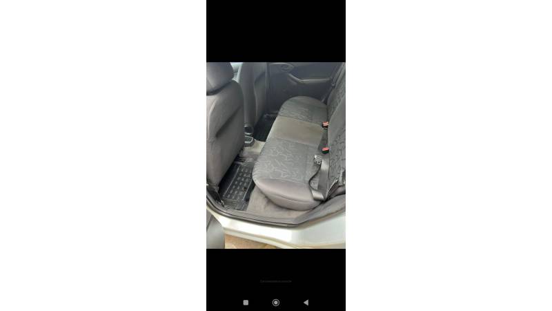 FORD - FOCUS - 2007/2008 - Prata - R$ 28.000,00