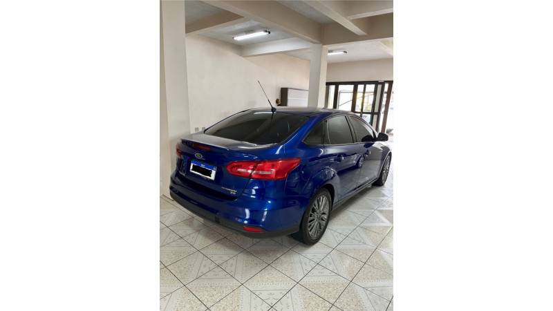 FORD - FOCUS - 2016/2017 - Azul - R$ 60.000,00